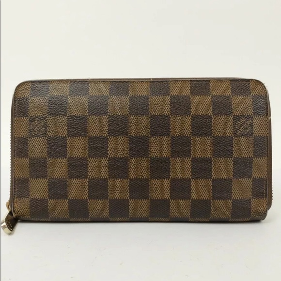Louis Vuitton Handbags - Louis Vuitton Zippy Wallet USED